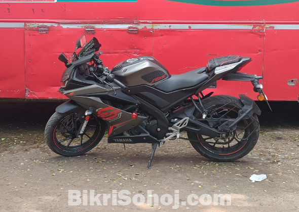 YAMAHA R15 VERSION 3